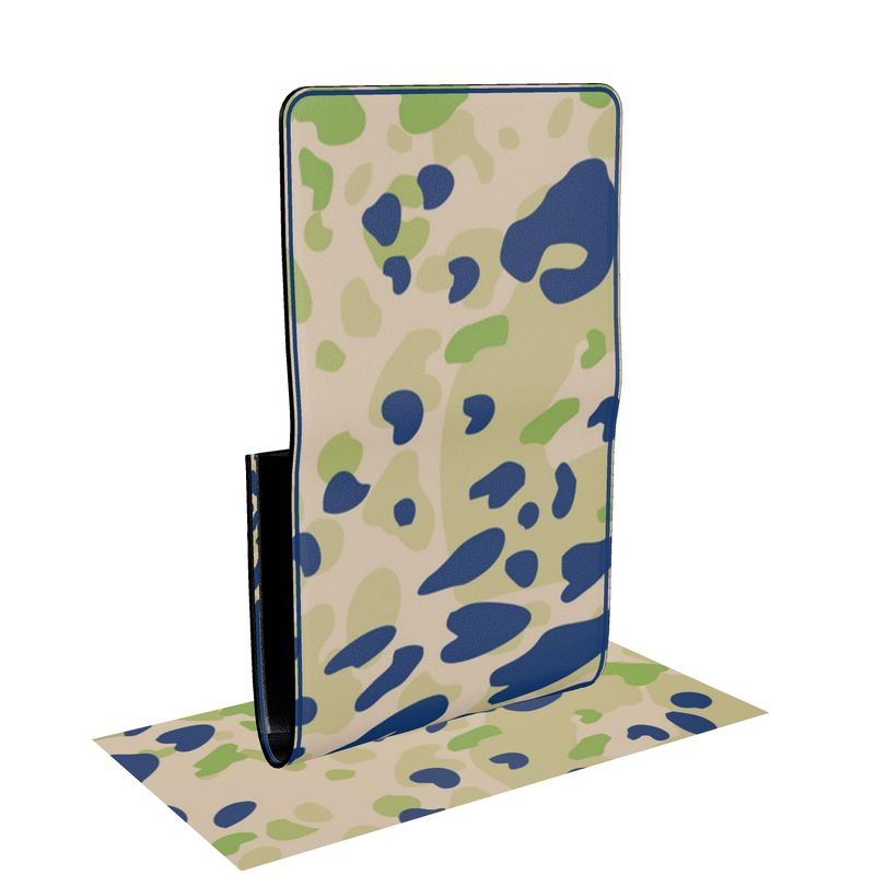 Cheetah in the Grass Clutch